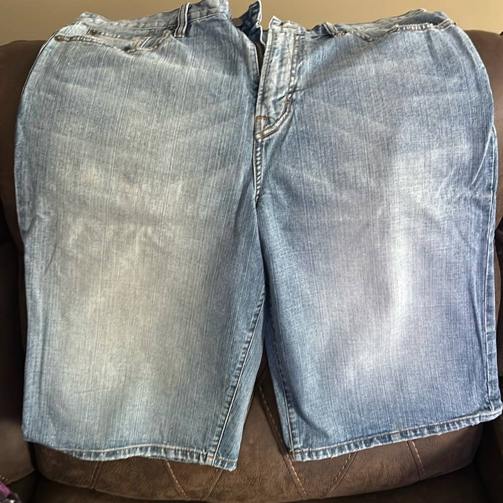 Size 38 Sean John jean shorts